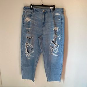 American Eagle Super Destructed Relaxed Mom Jeans Sz 20